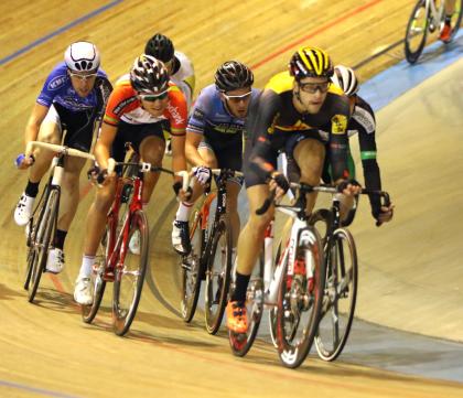 Vrij trainen op de wielerbaan in Sportpaleis Alkmaar 